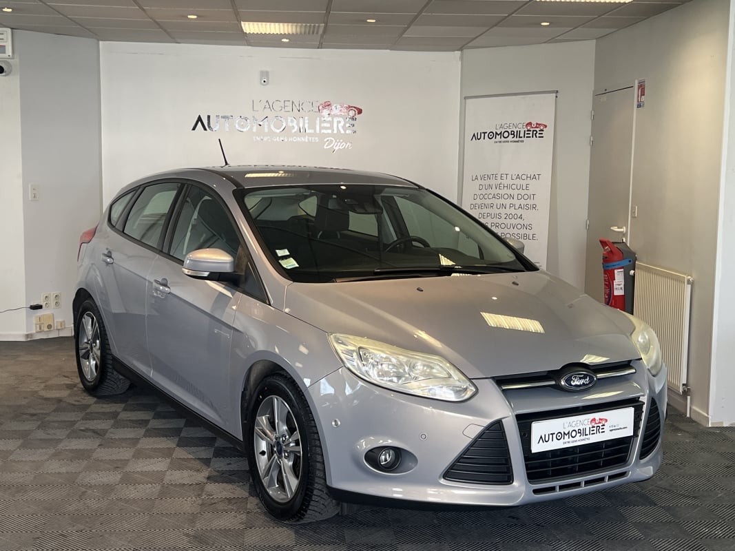 Ford Focus 1.0 100ch Edition 1ère main Moteur changé (17 500km) Radar AV et AR Park Assist Attelage — 1