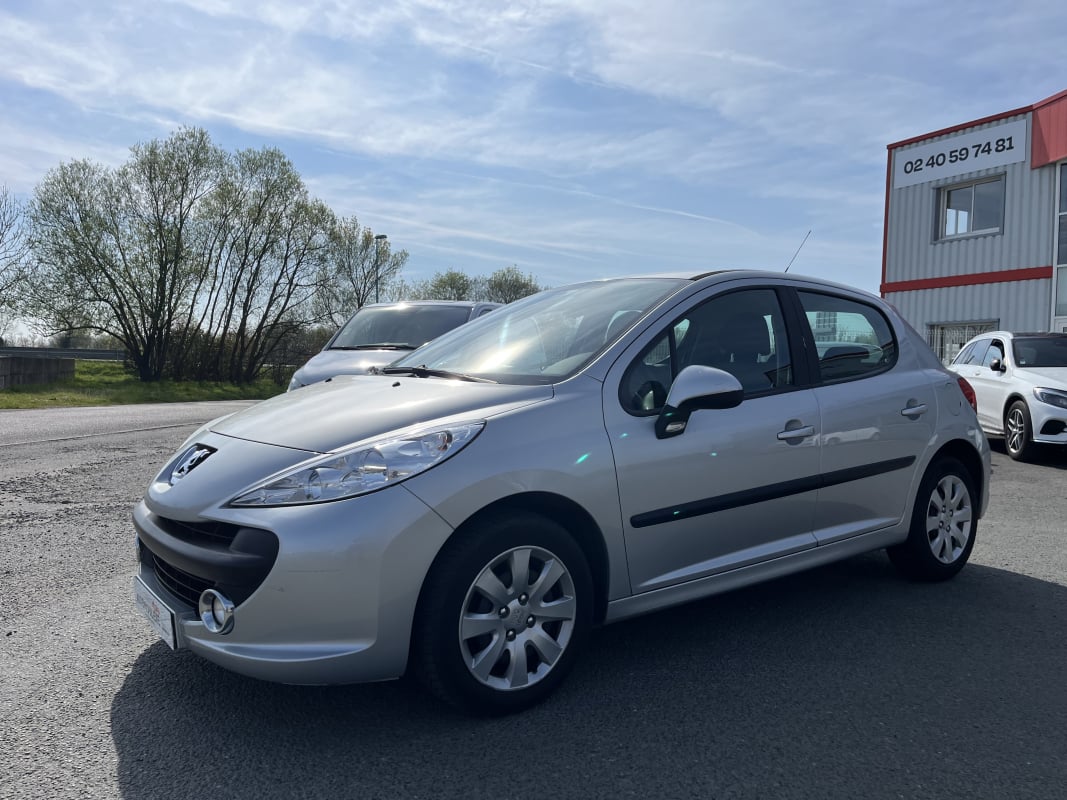 Peugeot 207 1.4 - 95ch Premium 5P / Moteur à Chaine — 1