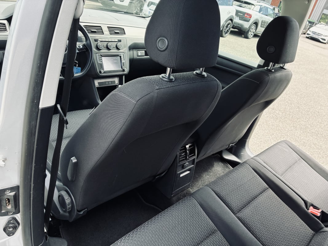 Volkswagen Caddy 2.0 100CV TRENDLINE 7 PLACES — 23