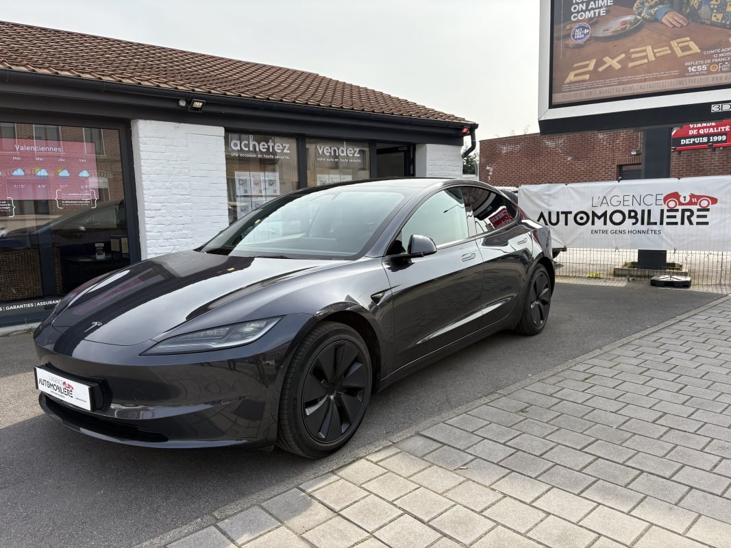 Tesla Model 3 (3) 283 STANDARD RANGE RWD PREMIUM 12/2023 — 1