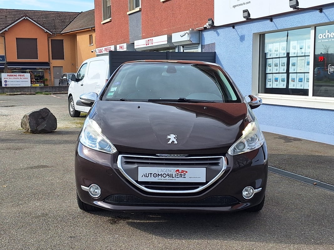 Peugeot 208 1.6 thp 156ch féline 3 portes — 2