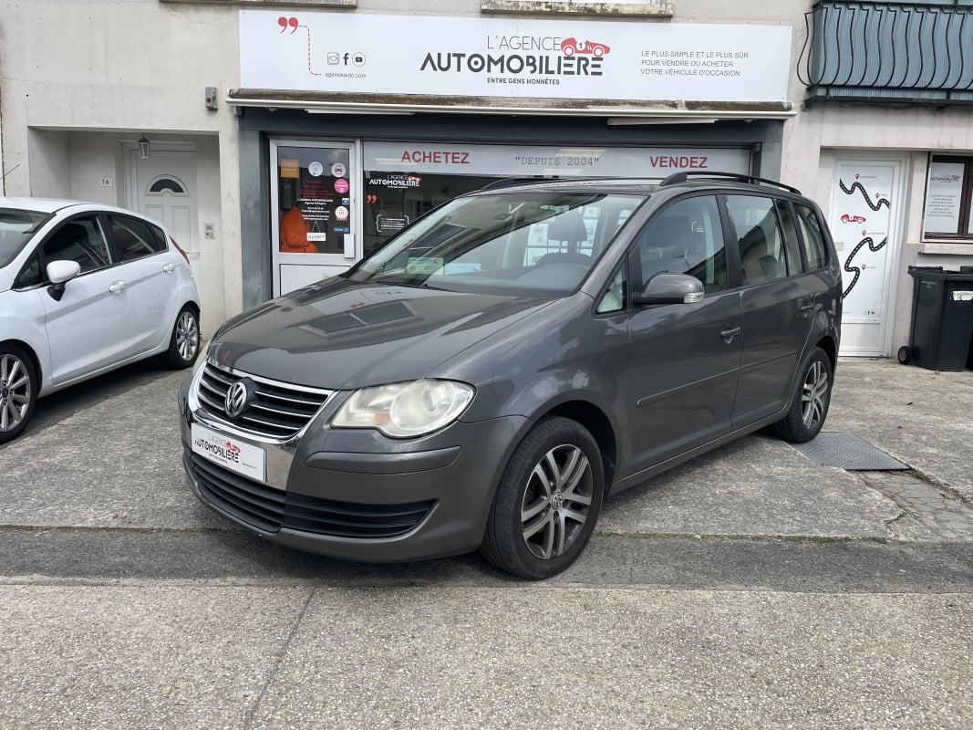 Volkswagen Touran 2.0 TDI 140 cv SPORTLINE - Attelage Distribution à jour