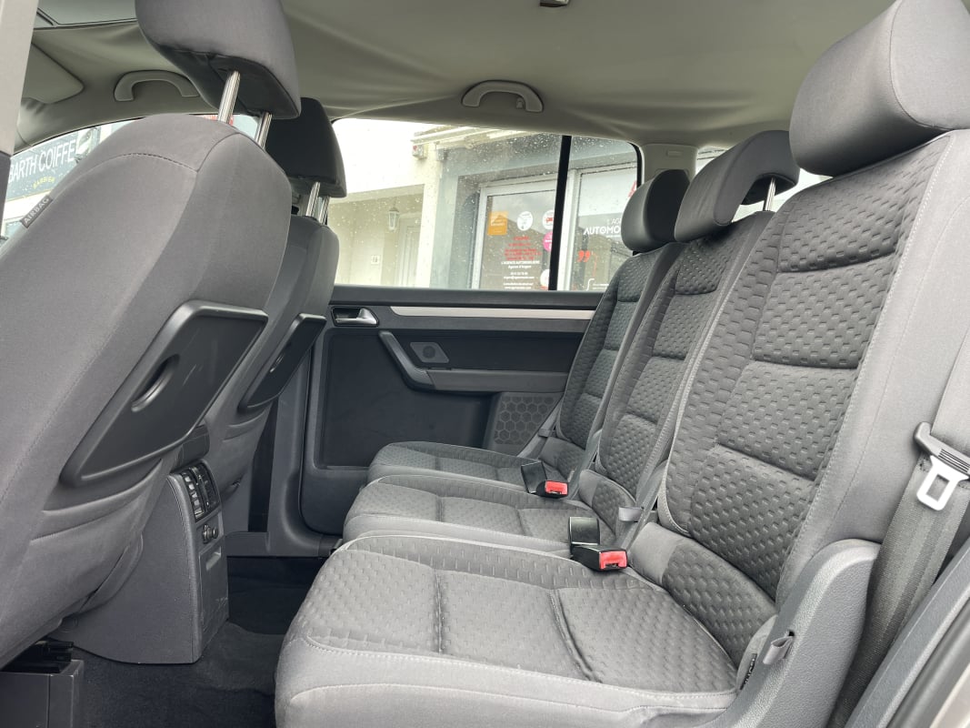 Volkswagen Touran 2.0 TDI 140 cv SPORTLINE - Attelage Distribution à jour — 16