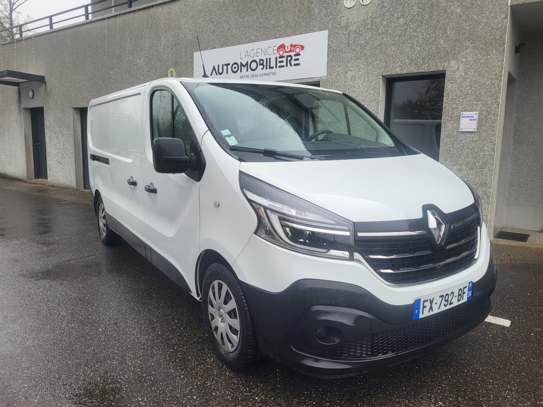 Renault Trafic Grand confort L2H1 DCI 145CV Pack R Link évolution 1ère main Entretien 100% Renault