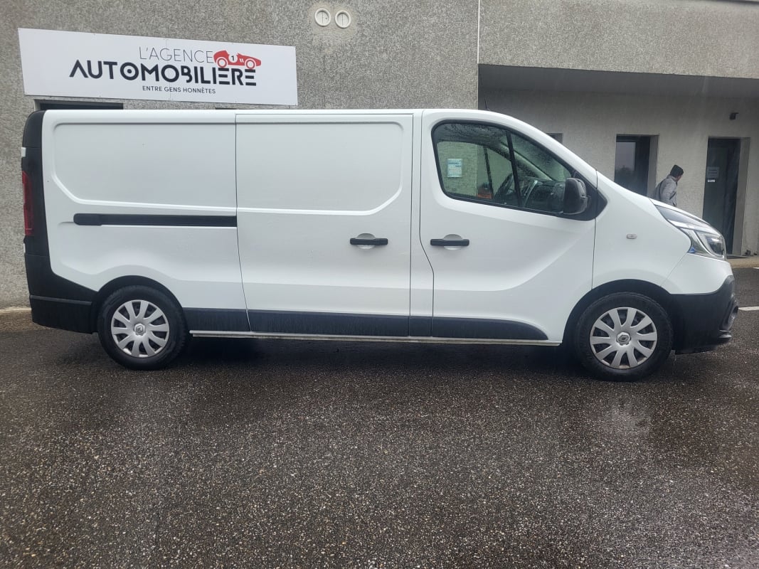 Renault Trafic Grand confort L2H1 DCI 145CV Pack R Link évolution 1ère main Entretien 100% Renault — 2