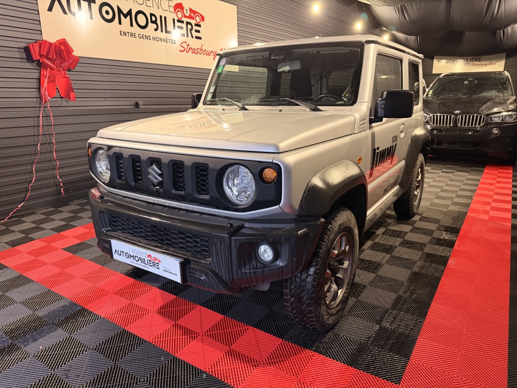 Suzuki Jimny 1.5 VVT All Grip 102 Pack- Attelage - Sièges chauffants - Bluetooth - Pas de malus — 1