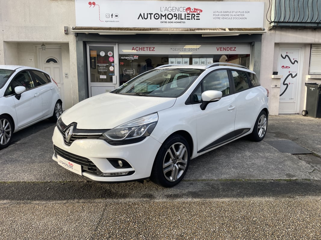 Renault Clio IV Estate 1.5 dCi Energy ZEN 90 cv - Suivi RENAULT Attelage Distribution à jour — 1