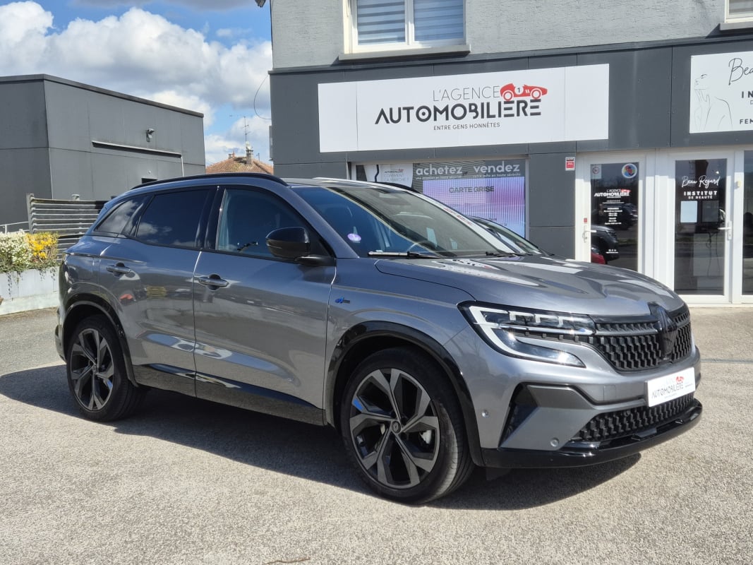Renault Austral E-TECH 1.2 DIG-T 200 Hybrid Xtronic ICONIC ESPRIT ALPINE — 1