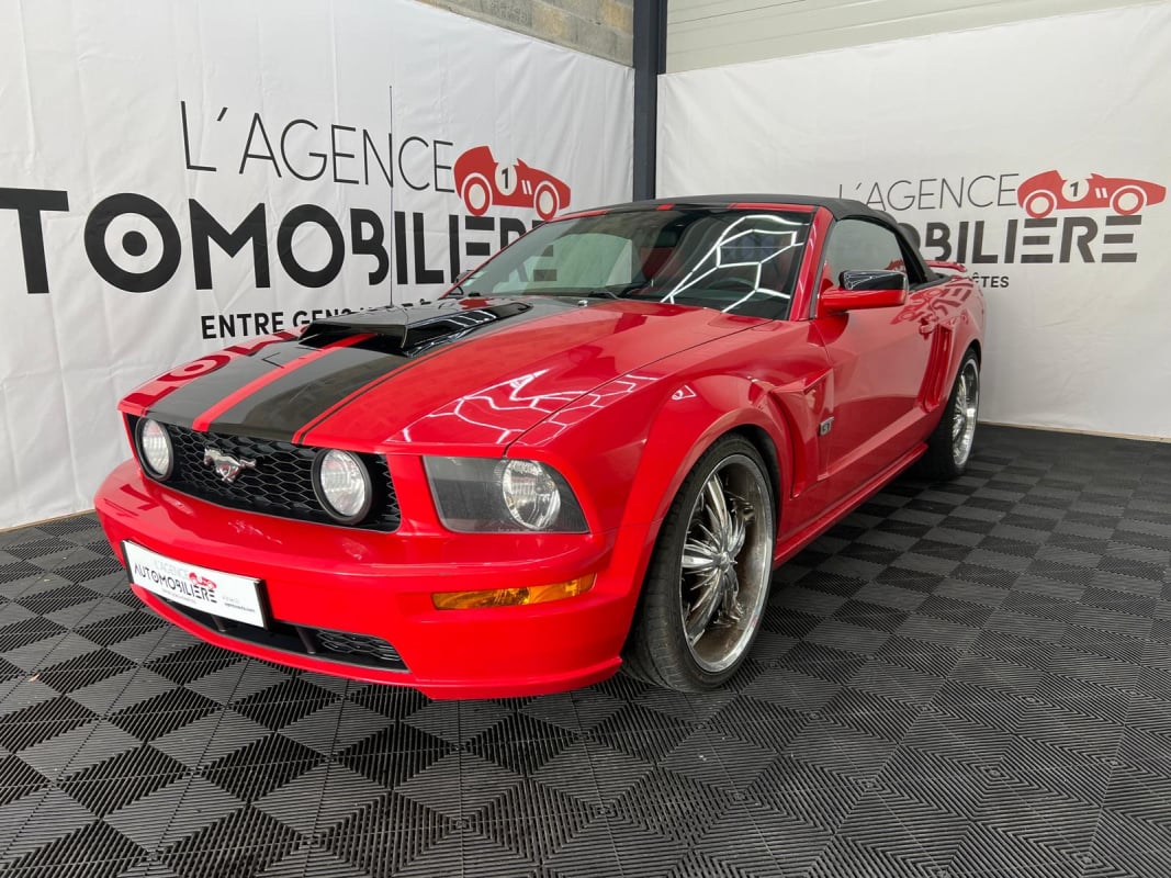 Ford Mustang Convertible GT — 2