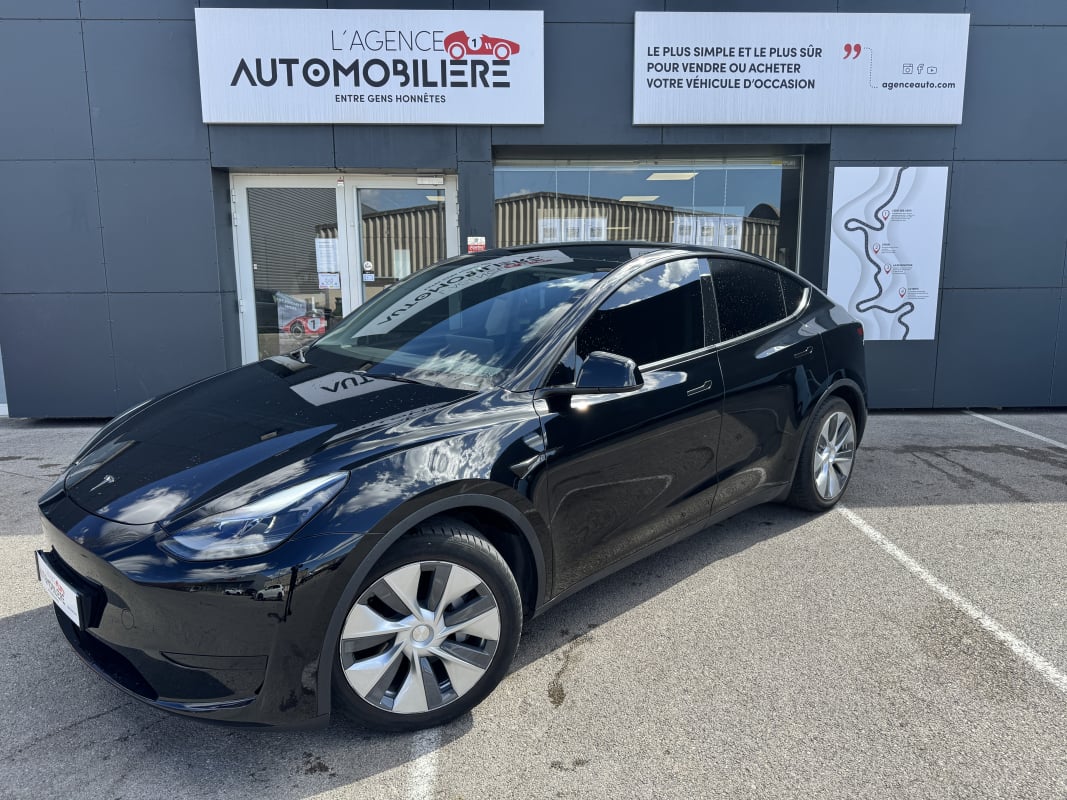 Tesla Model Y Standard RWD — 1