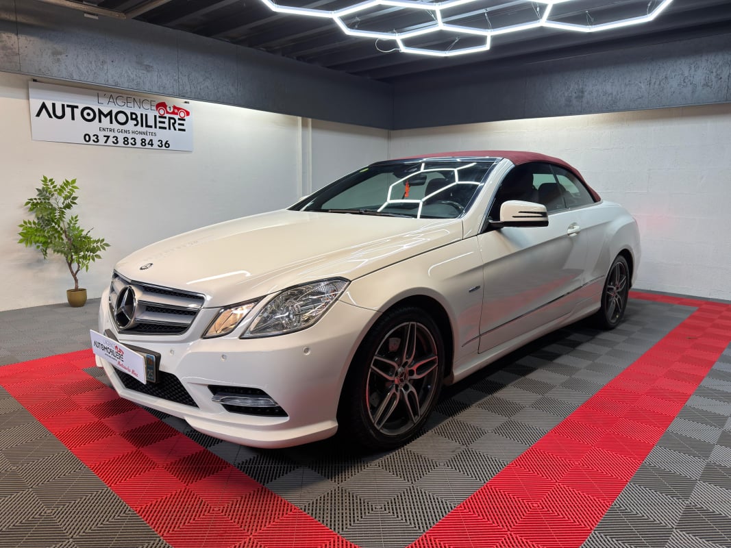 Mercedes-Benz Classe E Cabriolet E250 CDI Fascination - Carnet Mercedes — 1