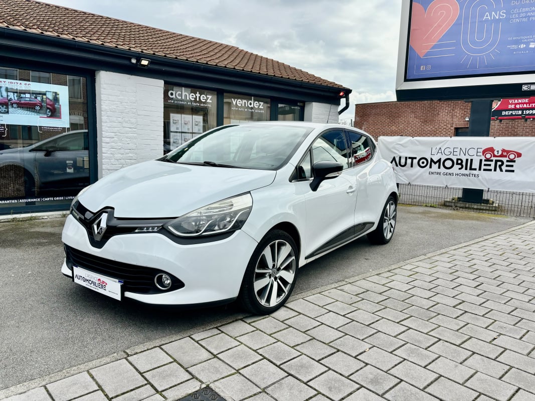 Renault Clio IV 0.9 TCE LIMITED — 1