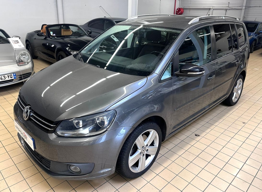 Volkswagen Touran Business 1.6 TDI 105 FAP Confortline DSG7 6.0 CV — 1
