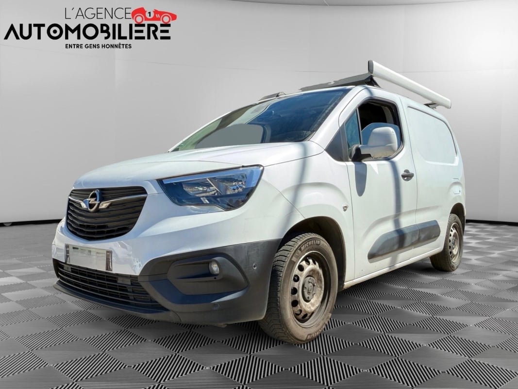 Opel Combo Cargo Cargo L2H1 950kg 1.5 130ch PACK — 1