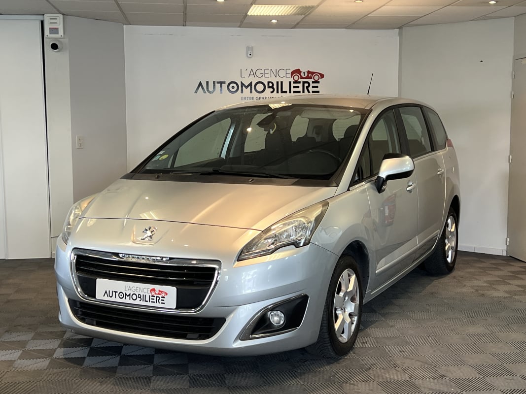 Peugeot 5008 1.6 e-HDi 120 CV Active 7 Places 2ème main Historique Complet — 1