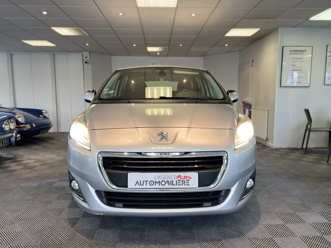 Peugeot 5008 1.6 e-HDi 120 CV Active 7 Places 2ème main Historique Complet — 19