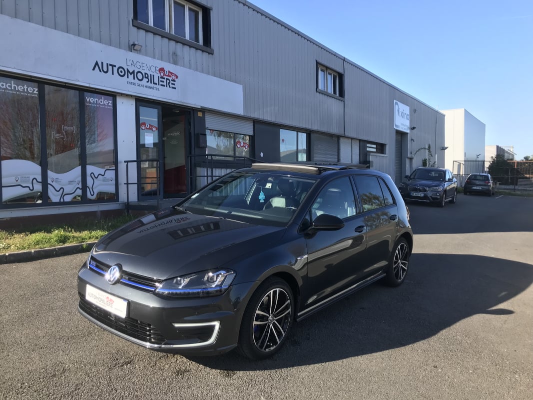 Volkswagen Golf VII GTE 1.4 TSI 204 Hybrid DSG6 150 cv — 1
