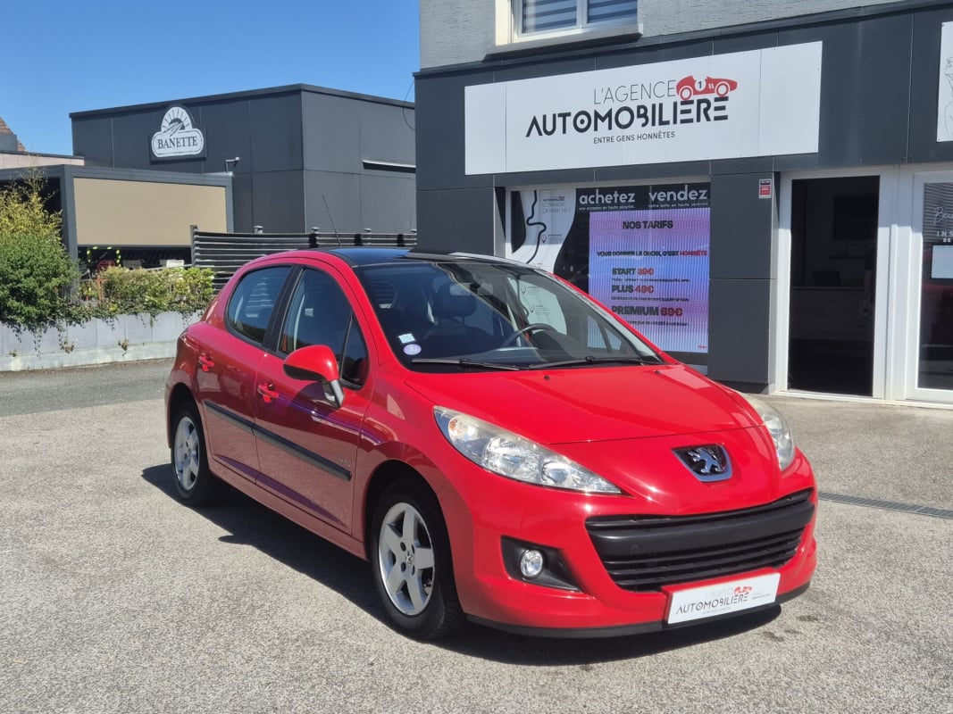 Peugeot 207 1.4 VTI 95 CV URBAN MOVE Toit Panoramique + climatisation — 1