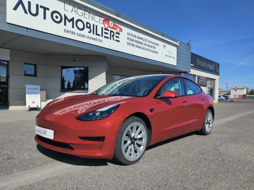 Tesla Model 3 Standard Range plus 325 ch — 1