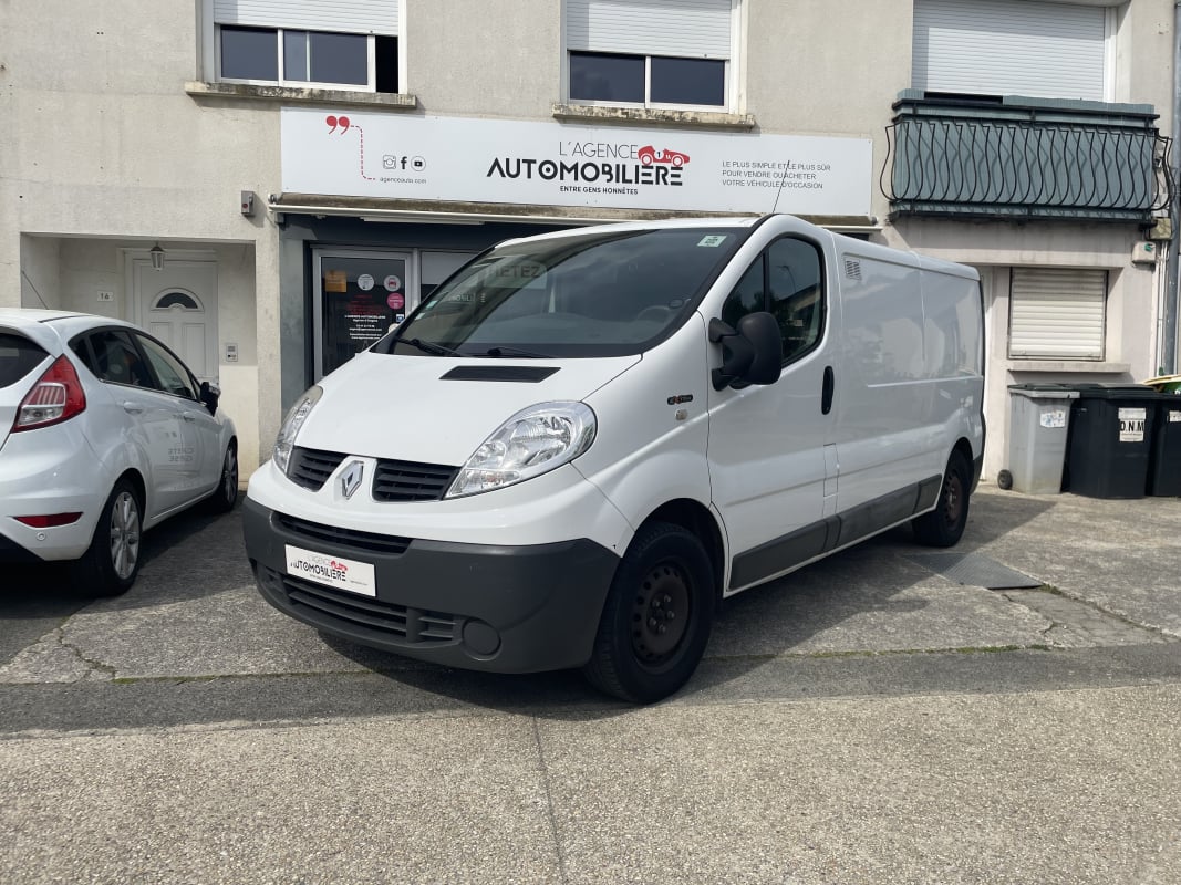 Renault Trafic II Phase 2 VAN L2H1 2.0 dCi 90cv Confort — 1