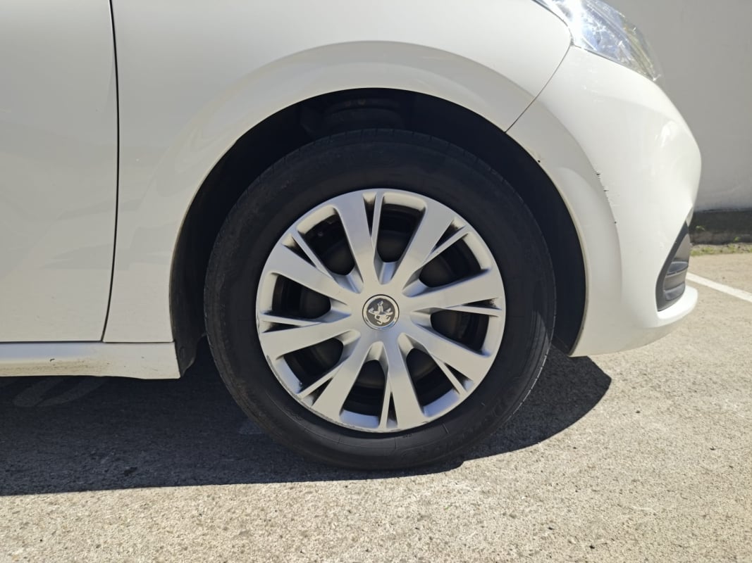 Peugeot 208 Affaire HDI 100 CH SOCIETÉ BVM GARANTIE 12 MOIS — 23