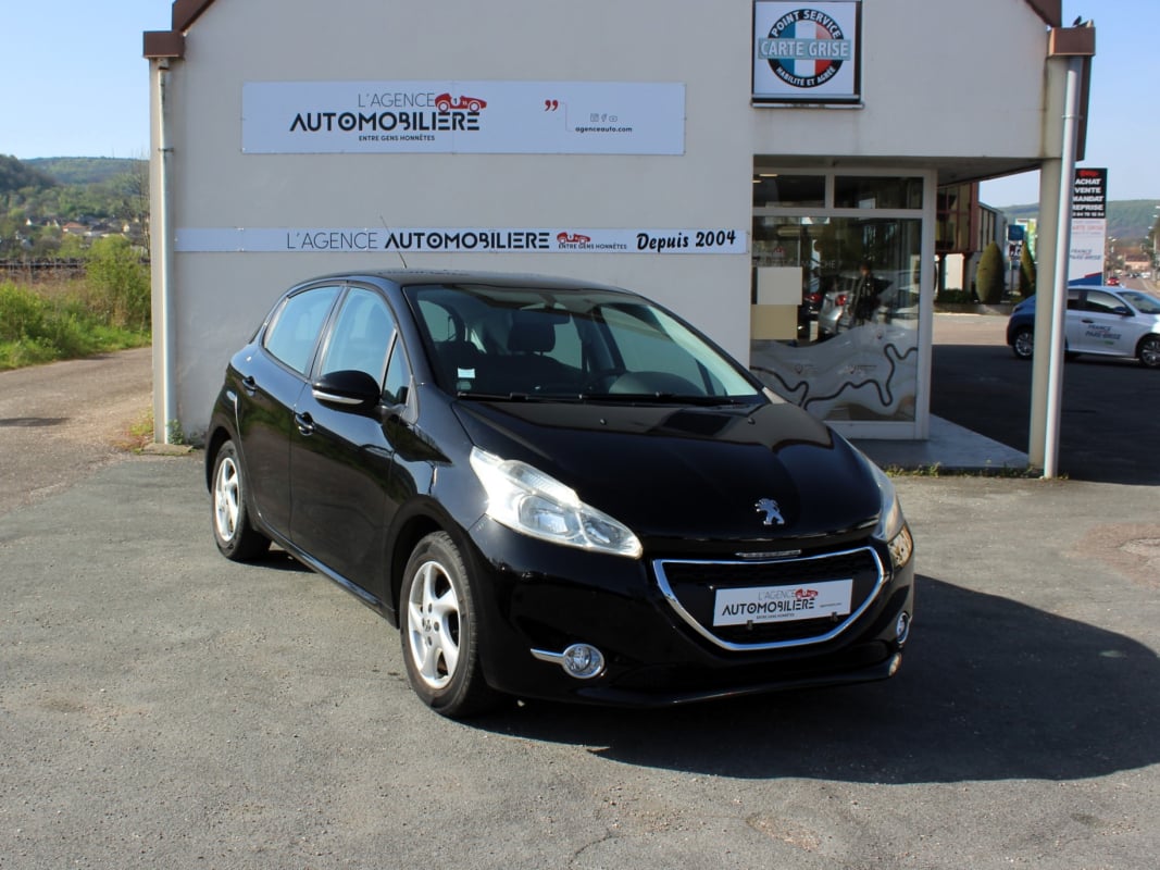 Peugeot 208 1.4 HDi FAP Active PREMIERE MAIN — 1