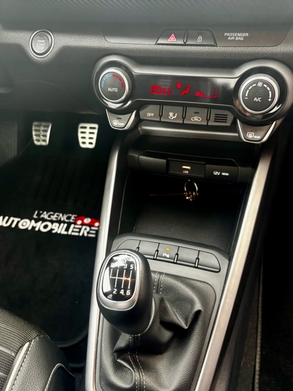 Kia Rio IV 1.0 T-GDi 12V ISG 100 ch GT-LINE — 32