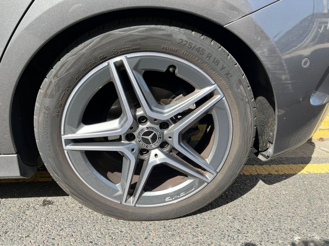 Mercedes-Benz Classe B 200 d 150 amg line 8g-dct bva+Suivi Complet — 14