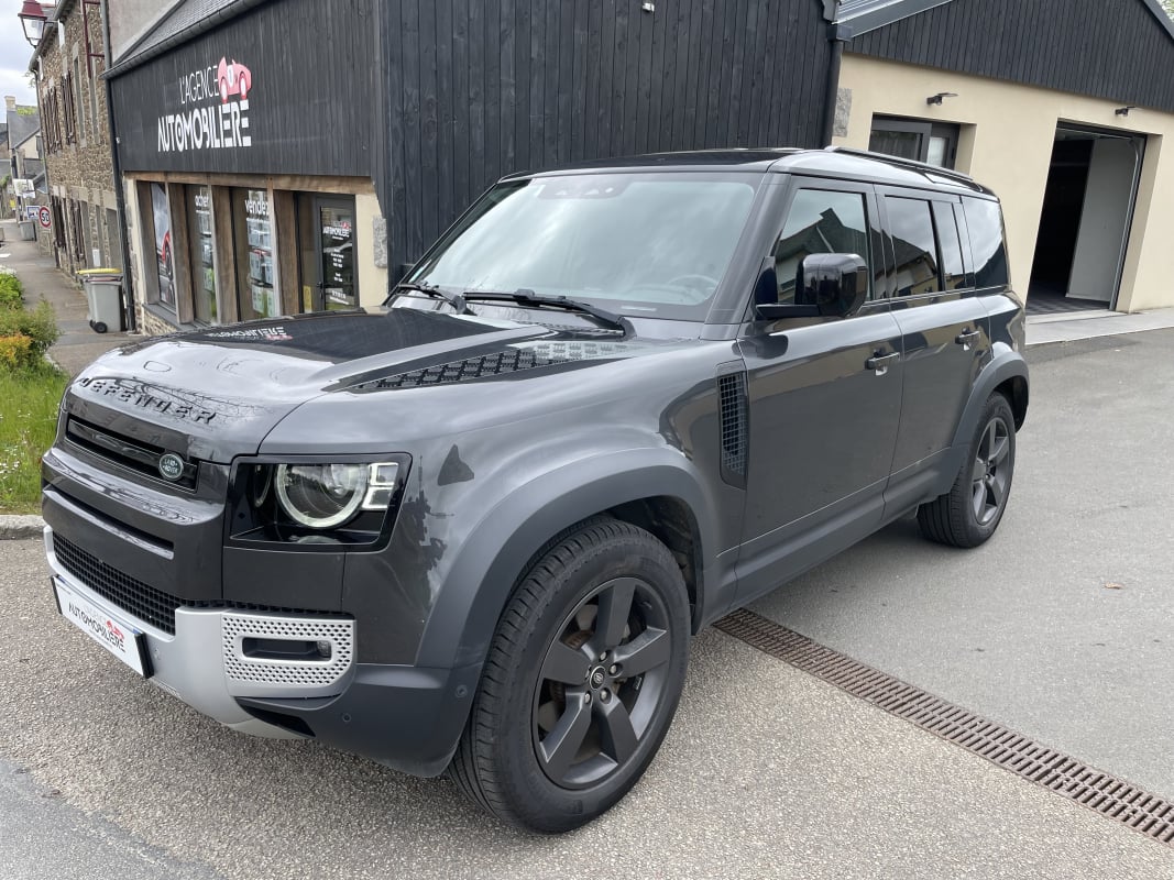 Land Rover Defender 110 3.0D I6 D250 HARD TOP SE MARK IV — 40