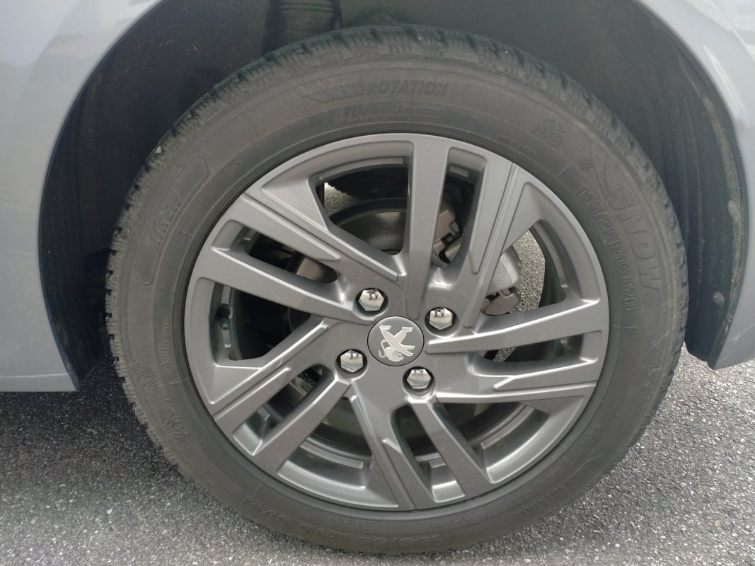 Peugeot 208 1.2 Puretech 100ch S&S Active Pack EAT8 — 40