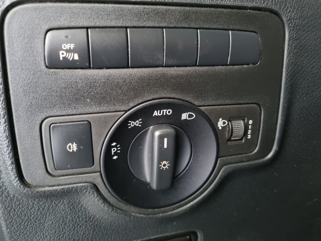 Mercedes-Benz Vito Fourgon 114 1.9 CDI 16V 9G-TRONIC 136 cv BA PROPULSION 1000 KG — 21