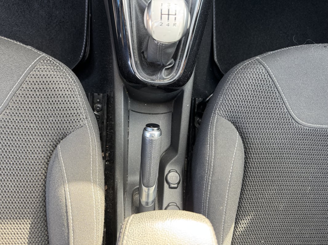 Citroen DS3 1.6 HDI 90ch BVM5 SPORT CHIC (Distri faite) — 2