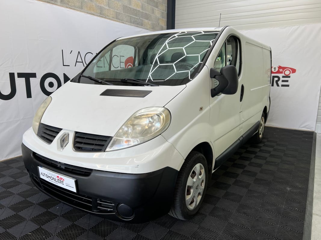 Renault Trafic 2.0 DCI — 1
