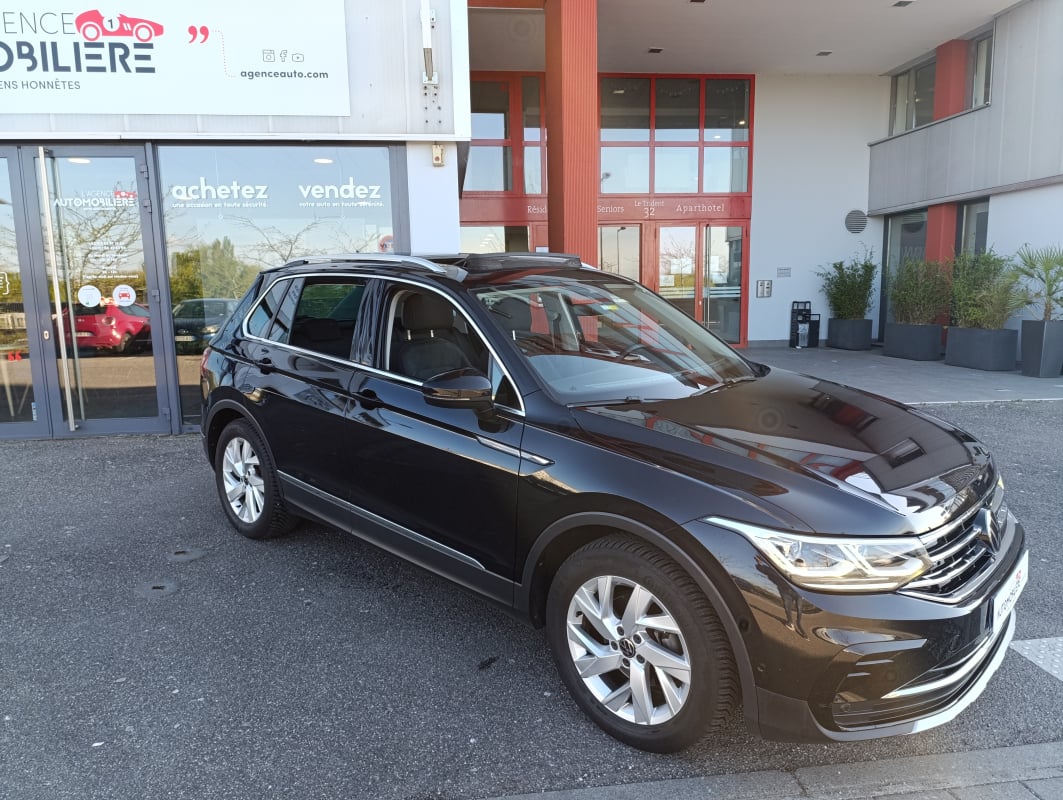Volkswagen Tiguan II 2.0 TDi DSG7 150 cv BVA ELEGANCE -TOIT PANO — 2