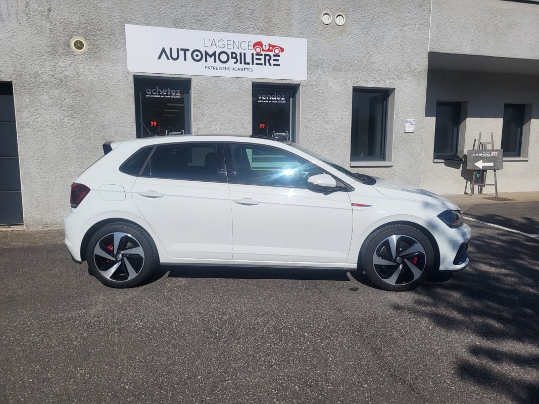 Volkswagen Polo VI GTI 2.0 DSG6 200 cv Toit ouvrant / Cuir Alcantara — 2