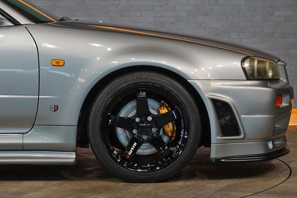 Nissan Skyline GTR 34 base équipé Nismo S Tune — 28