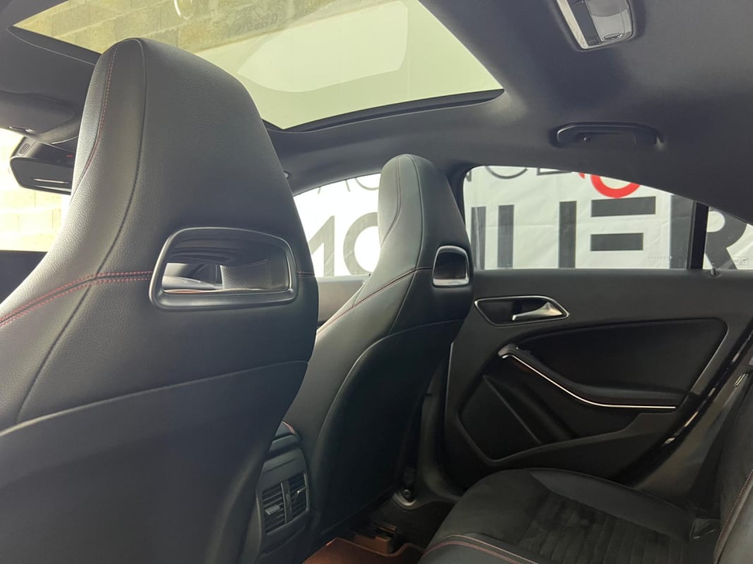 Mercedes-Benz Classe CLA 180d Fascination — 21