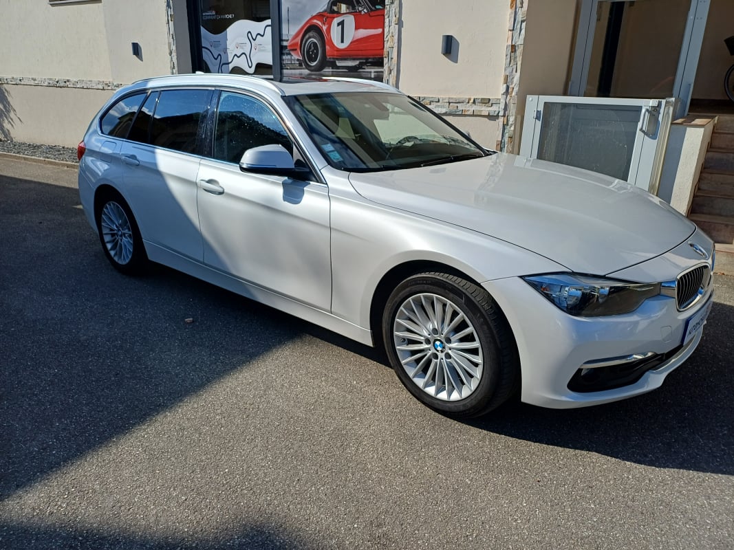 BMW Série 3 Touring 318d xDrive Luxury — 35