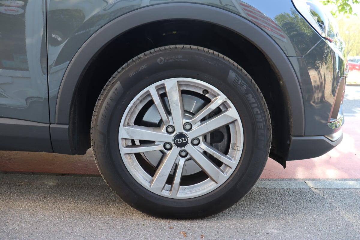 Audi Q3 45 TFSi e 245 Design S-Tronic 6 (Suivi Audi, Attelage élec, Sièges chauff) — 40