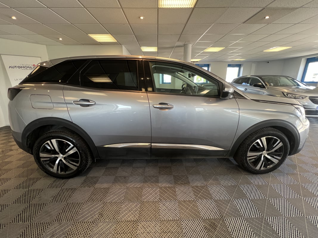 Peugeot 3008 ALLURE 1.2 130CV EAT6 Caméra 360 - Carplay - Hayon Electrique - Détecteur d'angle mort — 28