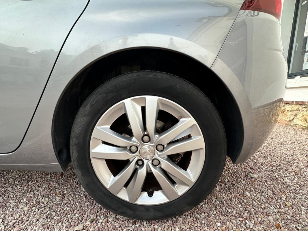 Peugeot 308 1.6 BlueHDi 120ch Style — 26