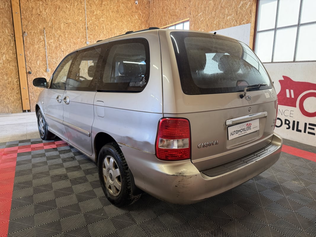 Kia Carnival 2.9 CRDI Luxe BA VENDU DANS L'ETAT — 2
