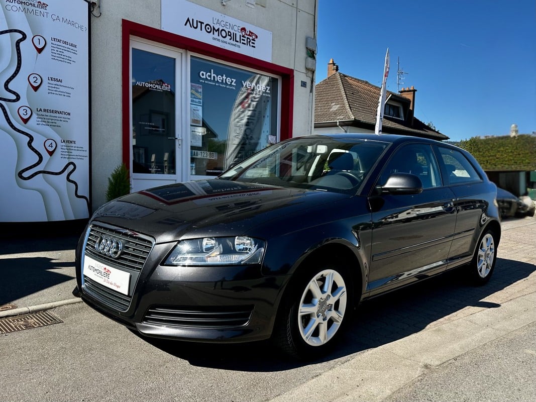 Audi A3 Série 2 Phase 2 1.6 i 102 ch 8P Attraction — 1