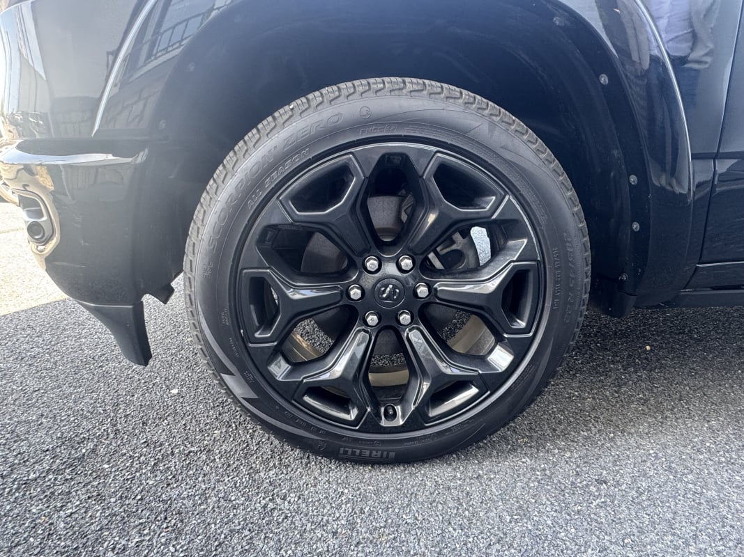 Dodge Ram CREW 1500 LIMITED BOX NIGHT EDITION 395 V8 E85 CUIR NOIR — 24
