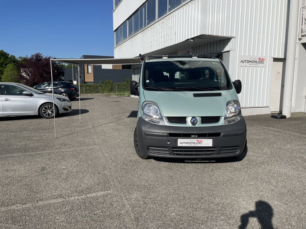 Renault Trafic 1.9 DCI 100 CV Amenagé Autonome - Entretien Complet — 2
