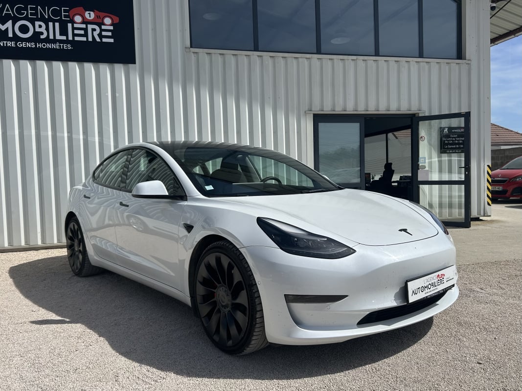 Tesla Model 3 DUAL MOTOR PERFORMANCE 513ch AWD — 1