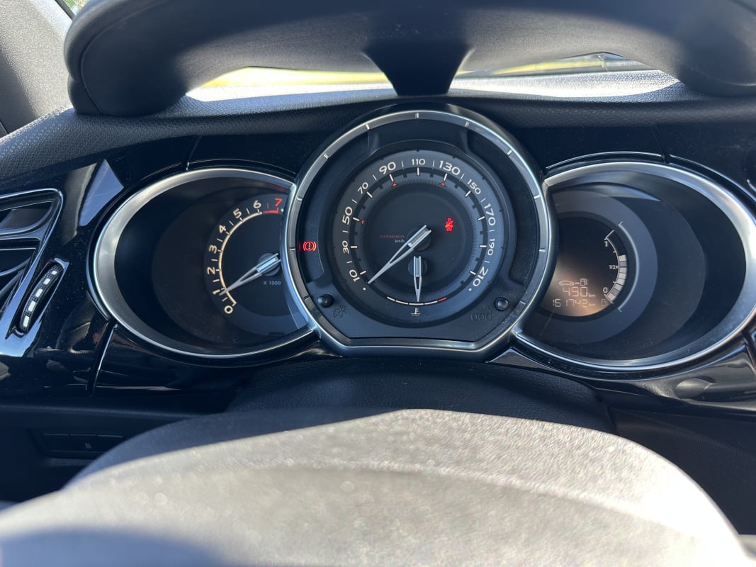 Citroen DS3 1.6 vti 120 So chic — 19