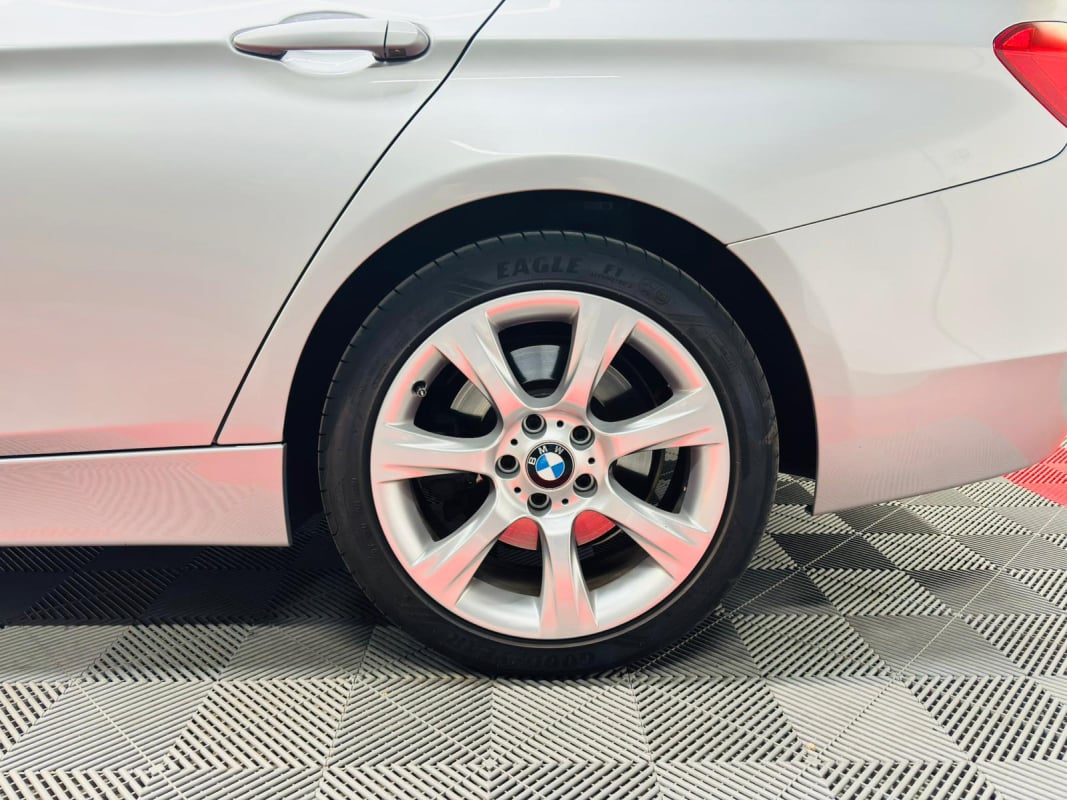 BMW Série 3 (F30) 335I 306 SPORT BVA8 - ENTRETIEN BMW — 38