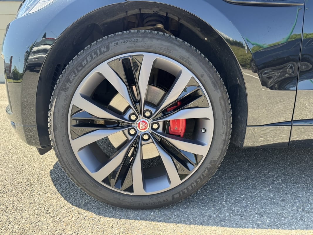 Jaguar F-Pace 3.0 d v6 300 ch bva awd S première édition — 19