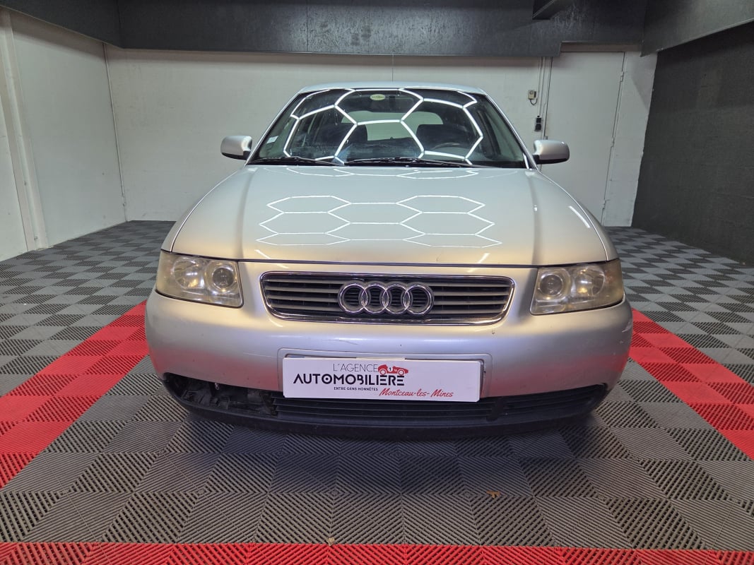 Audi A3 (2) 1.9 TDI 130 AMBIENTE 5P — 2